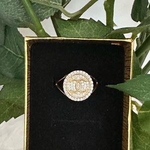 14 kt CC ring with cubic Zirconias